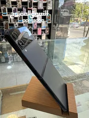  5 Galaxy z flip 4 عداد زيرو بحاله وكاله