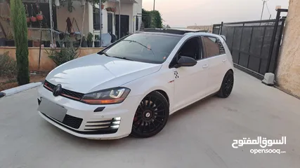 1 بسبب السفر المستعجل جولف 2015 جي تي اي  جدددديده بمعنى الكلمه فل فل اضافات بسعر ممتاز وتنازل مباشر