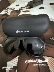  3 عندي نظارتين وحده جديده وحده مستعمله