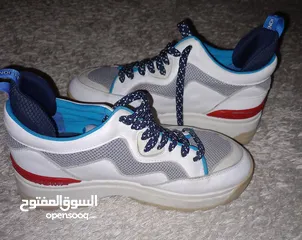  2 شوز  FENDI ROMA مستعمل (أصلي)