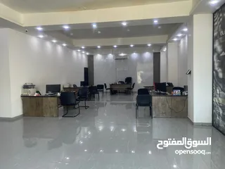  1 مكتب جاهز ومؤثث