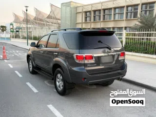  4 TOYOTA FORTUNER 2006