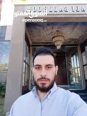  1 استاذ كيمياء وعلوم