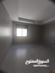  4 الرشيد 130م ورف 30م وتراسات 70م ومطله