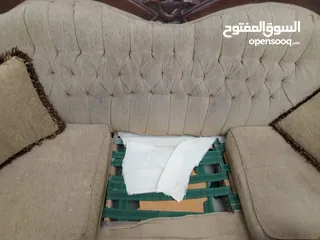  4 طقم كنب مستعمل بحاجة قشاطات وخياطة القماش وتنظيف  للبيع بسعر مناسب