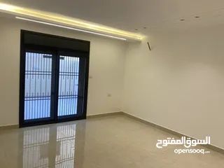  17 شقة مميزه وفاخره - الجبيهه- ام زويتينه-شارع الاردن - بالقرب من مدارس الرواد ومسجد سويلمين- اطلاله