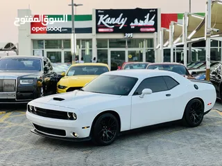  1 DODGE CHALLENGER R/T 2022