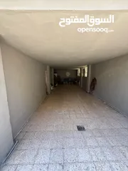  11 بيت مستقل للبيع