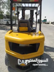  3 Caterpillar 3ton forklift