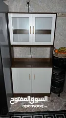  1 خزانة مطبخ مع كوفي كورن