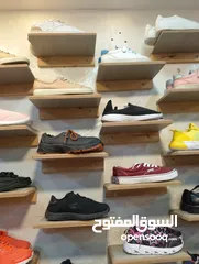  17 بضاعه محل ماركات نضيفه   أحذية رياضه   
