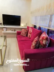  7 كنب غرفه جلوس  مستعمل... 7 مقاعد لون فوشي