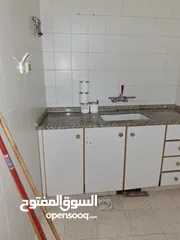  3 مكتب للبيع بمساحة 102 متر مربع 3 غرف وصاله وحمام ومطبخ يمكن اعاده التقسيم الداخلي حسب الحاجه