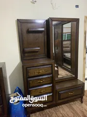  21 نجار متنقل في مدينه السلط لكافه اعمال النجاره تفصيل تركيب وفك الاثاث وصيانه