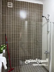  12 شقه في شارع مكه للإيجار
