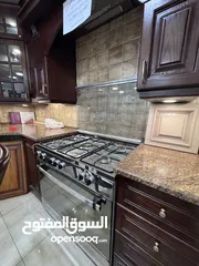  1 مطبخ بلوط ومطبخ pvc ومطبخ خشب هاي جلوس مع اكسسواراتهم فرن وغاز ومجلى