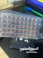  2 سوتشات بلون الاحمر