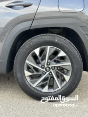  7 هونداي توسان هايبرد
