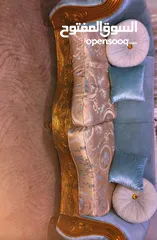  1 طقم كنب فاخر بحالة ممتازة