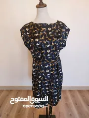  2 عدة فساتين جديدة و ماركات اسعارها من 10-12 دينار.