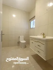  6 شقه فارغه للايجار ـ الصويفية ـ مجدده بالكامل ـ موقع مميز مساحه 170 متر 3 غرف نوم ـ  5000 دينار