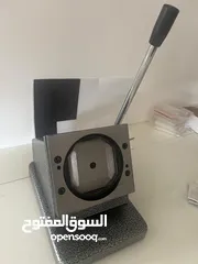  2 مكبس صور مغناطيسية 6.3x6.3 + مقص مغناطيس 6.3x6.3