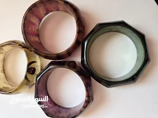  3 اساور زجاجية ملونة جميلة كبيرة