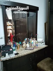  4 غرفة نوم بحالة ممتازة جدا استعمال عرسان نضيف للبيع بسبب السفر للبيع من دون فرشة تخت