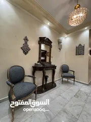  14 شقه دوبلكس ارضي طابقين مفروشه للإيجار بمدخل خاص منفصل عن باقي العماره مع كراج خاص خصوصيه تامه