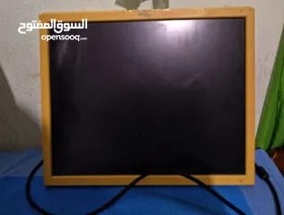  1 شاشه كمبيوتر صغيره LCD