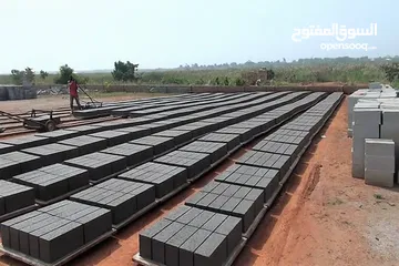  3 concrete press machines*** machine presse à béton****آلات الخرسانة