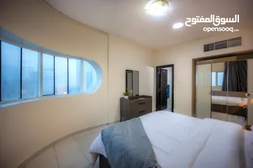  3 غرفه وصاله مفروش فرش نظيف للايجار الشهري علي كورنيش عجمان