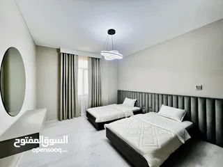  15 للبيع العاجل  شقة مجددة 3 غرف + غرفة خادمة  دخول مباشر للشاطئ