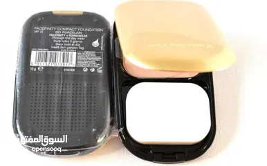  1 Max Factor Facefinity Porcelain 01 Compact Foundation SPF 15