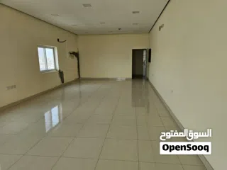  10 مكتب للايحار في سلماباد الجديدة  قرب المدينة للزجاج