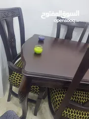  7 طاوله سفره خشب زان بالكامل 6 كراسي ضغط استعمال اشي بسيط جداً.. نظامها اثنين منهم ايدي ماستر