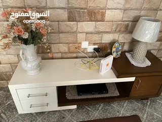  1 طولة تلفاز شبه جديد