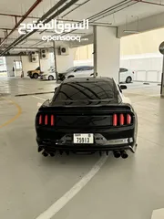  3 Ford mustang gt