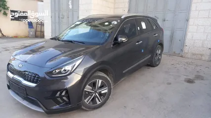  3 Kia niro hybrid    كيا نيرو هايبرد