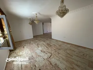  24 عمارة للبيع فل عقبة تاسعة جمعيات شقتين كل شقة 200 متر+ تسوية 80 متر بسعر مغري مساحة الارض 476