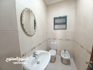 3 شقة غير مفروشة للإيجار 200م2 ( Property 19174 )-175055046