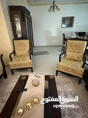  2 طقم كنب ضيوف خشب زان بحالة جيدة