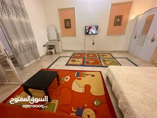  1 for Rent Room استوديوهات بالعذيبه خلف السلطان ماركت وخلف صيدليه افلاج الكل قريب من 18 نوفبر