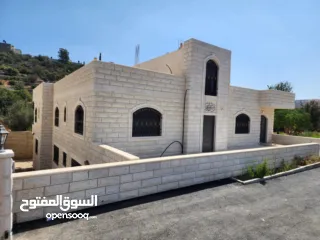  2 فلل للبيع  في منطقة سردا