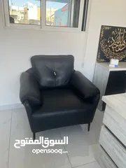  4 اثاث مكتبي للبيع بحالة الوكالة استخدام اقل من 6 شهور