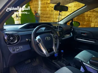  7 Toyota Prius C 2016