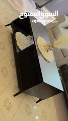  1 طاولة وسط نظيفه