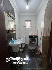  11 شقه للبيع الحي الشرقي
