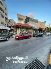  2 محل مميز للبيع – 3 حواصل – موقع استراتيجي على 3 شوارع!