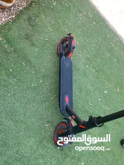  10 سكوتر شاومي كهربائي  المواصفات:  ثلاث وضعيات قيادة:  Eco Mode:  السرعة: 10 كم/ساعة  ا